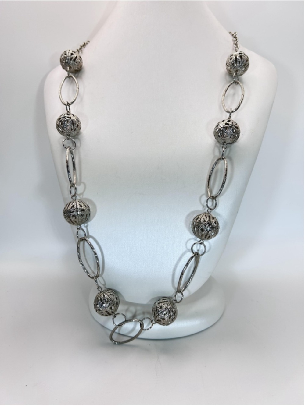 Necklace Silver Tone Filigree Ball Bead Oval Link Chain Statement Beaded